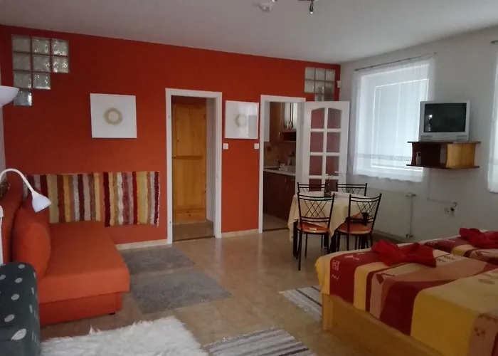 Otto Panzio Guest house Villany